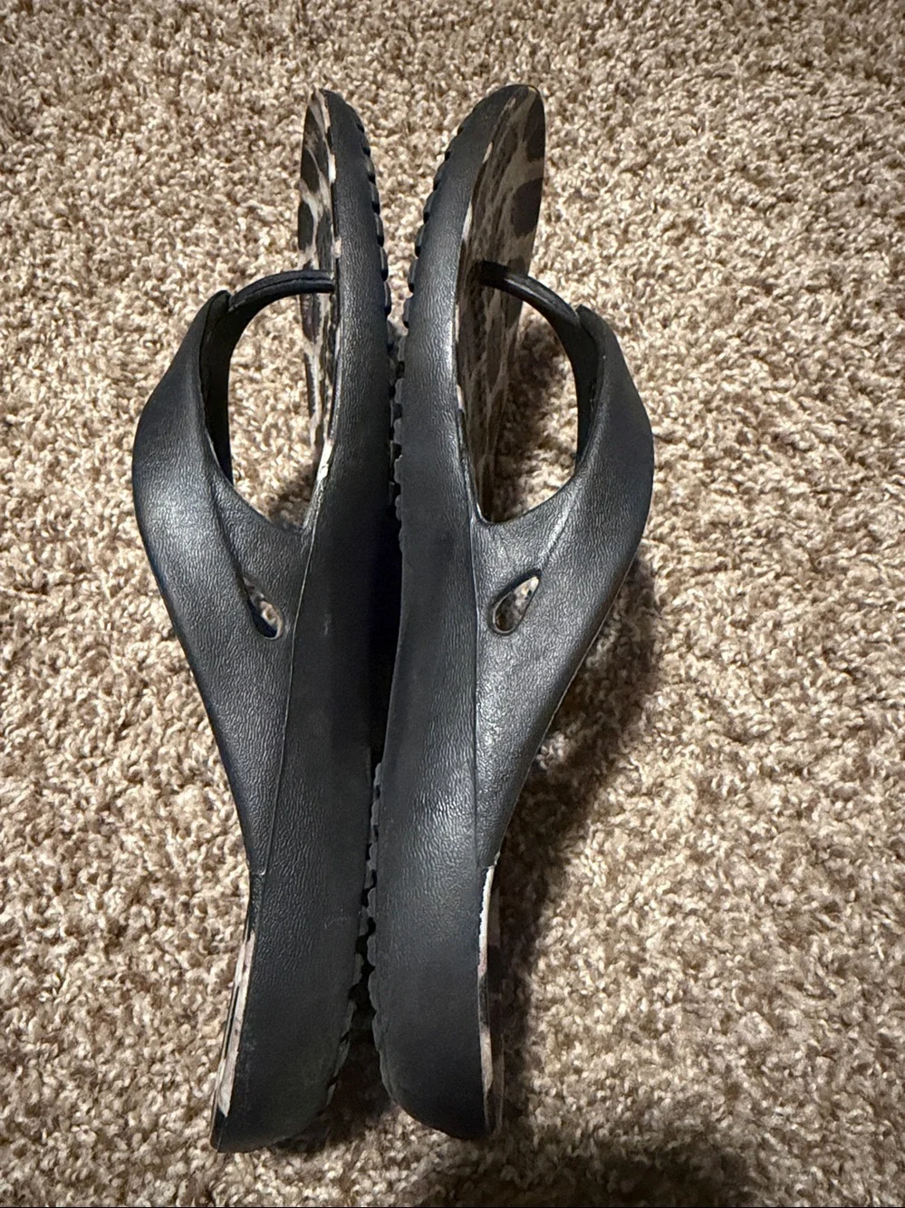 Crocs black & animal print flip-flops (W 7) - EUC! - Picture 6 of 9